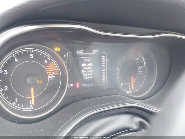 44696466 :رقم المزاد ، 1C4PJMLB0KD257901 vin ، 2019 Jeep Cherokee Latitude Plus 4x4 مزاد بيع