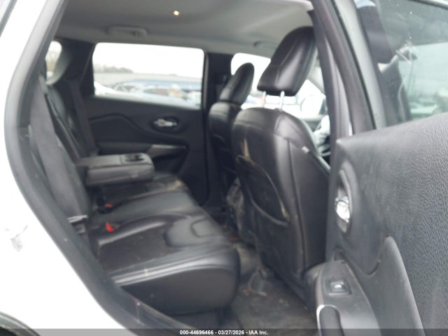 44696466 :رقم المزاد ، 1C4PJMLB0KD257901 vin ، 2019 Jeep Cherokee Latitude Plus 4x4 مزاد بيع
