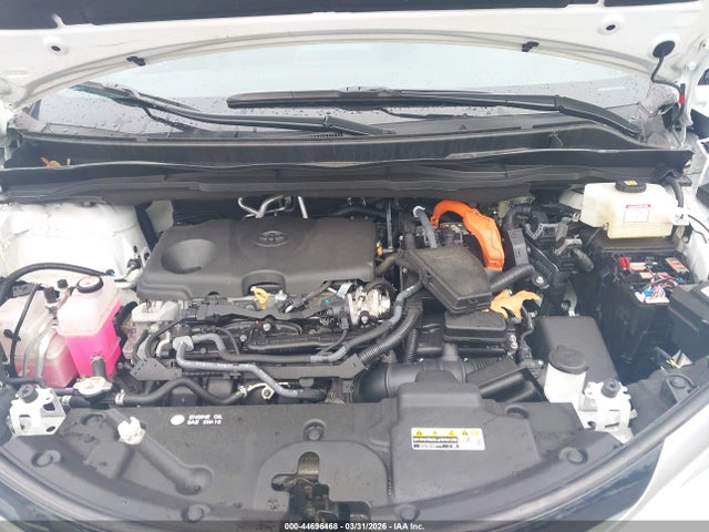 5TDDSKFC5RS152049 Toyota Sienna Xse