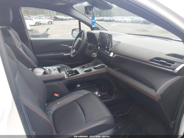 5TDDSKFC5RS152049 Toyota Sienna Xse