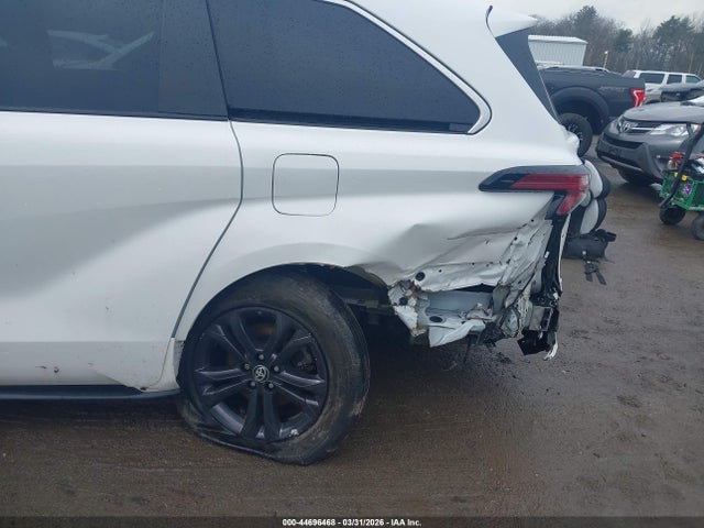 5TDDSKFC5RS152049 Toyota Sienna Xse