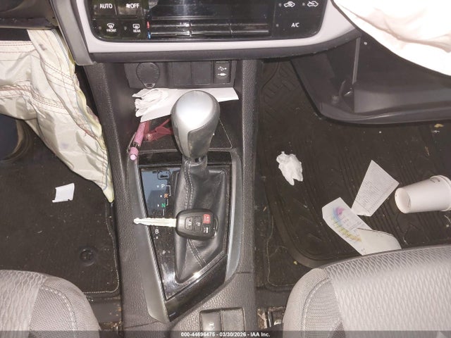 5YFBURHE6JP749815 Toyota COROLLA LE