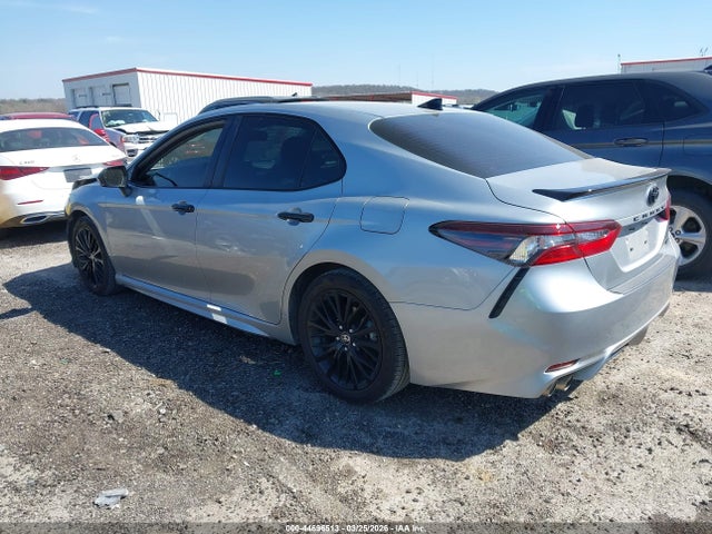 44696513 :رقم المزاد ، 4T1T31AK4NU042984 vin ، 2022 Toyota Camry Nightshade Edition Hybrid مزاد بيع