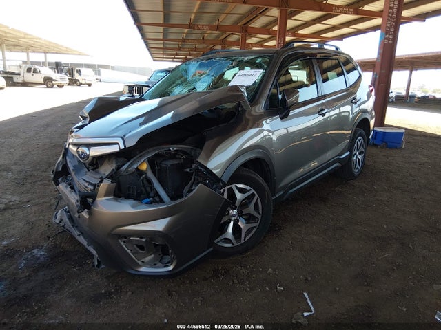JF2SKAJC5LH499595 Subaru Forester Premium
