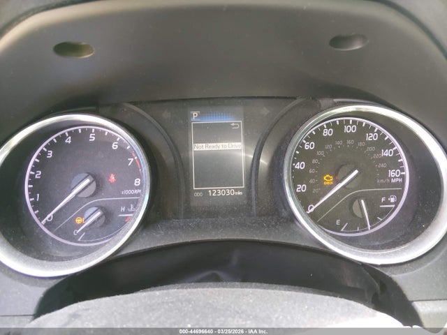 44696640 :رقم المزاد ، 4T1B11HKXKU768013 vin ، 2019 Toyota Camry Le مزاد بيع