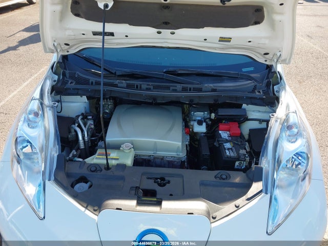 Nissan LEAF SV 2017 1N4BZ0CPXHC304055 Image 10