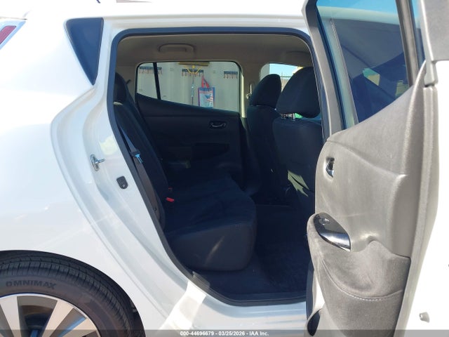 Nissan LEAF SV 2017 1N4BZ0CPXHC304055 Image 8