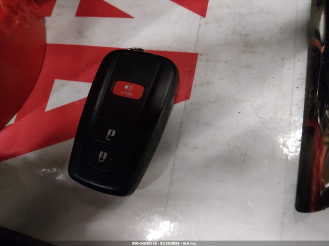 NMTKHMBX8JR042867 Toyota C-hr Xle Premium