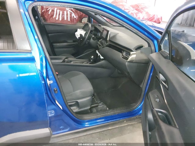 NMTKHMBX8JR042867 Toyota C-hr Xle Premium