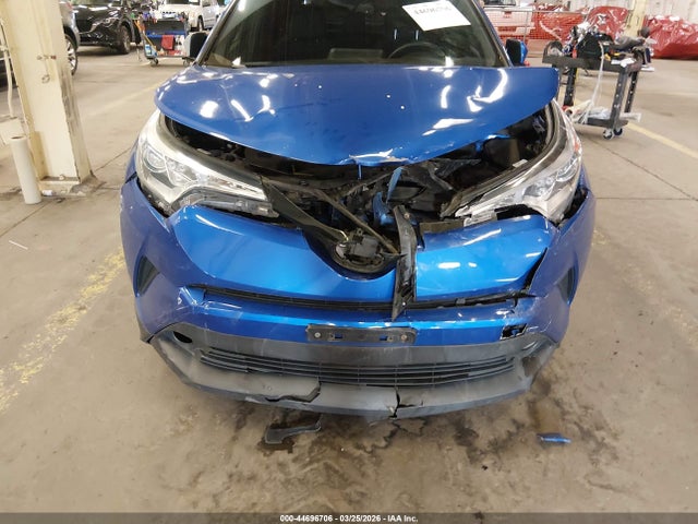 NMTKHMBX8JR042867 Toyota C-hr Xle Premium