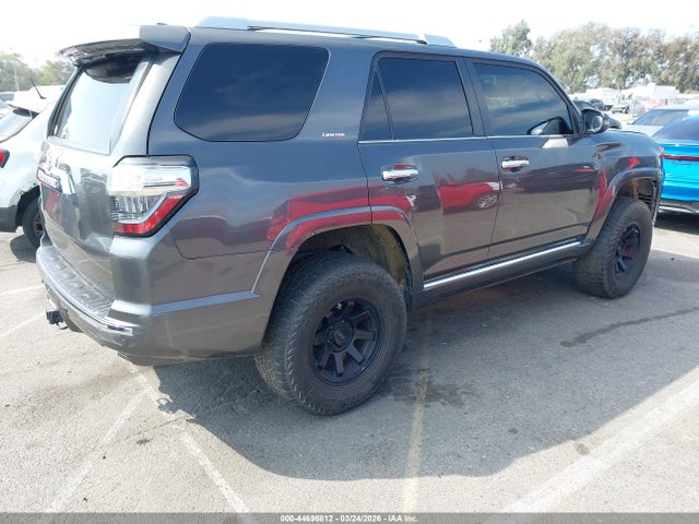 2019 TOYOTA 4RUNNER JTEBU5JRXK5719703 Photo 3