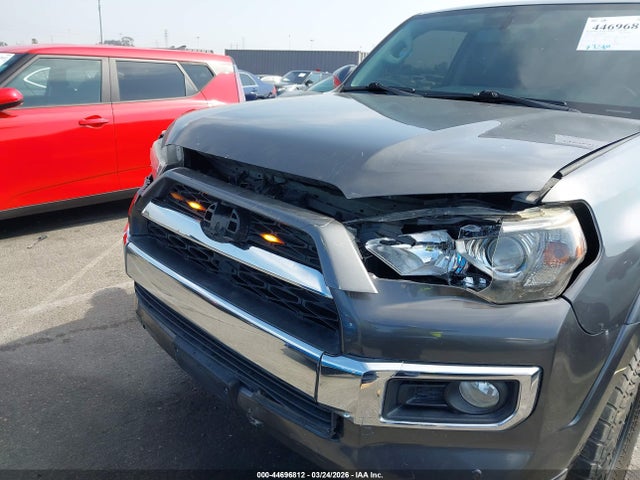 2019 TOYOTA 4RUNNER JTEBU5JRXK5719703 Photo 5