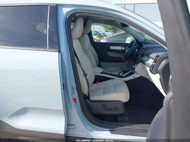 2019 VOLVO XC40 YV4162XZ0K2019932 Photo 4