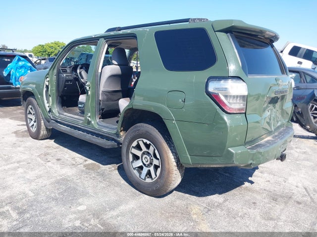 2021 TOYOTA 4RUNNER JTEBU5JR0M5922327 Photo 2
