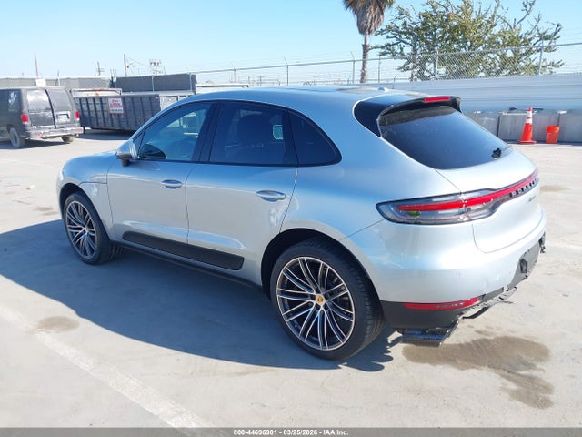 Porsche Macan 2020 WP1AA2A52LLB15076 Image 3