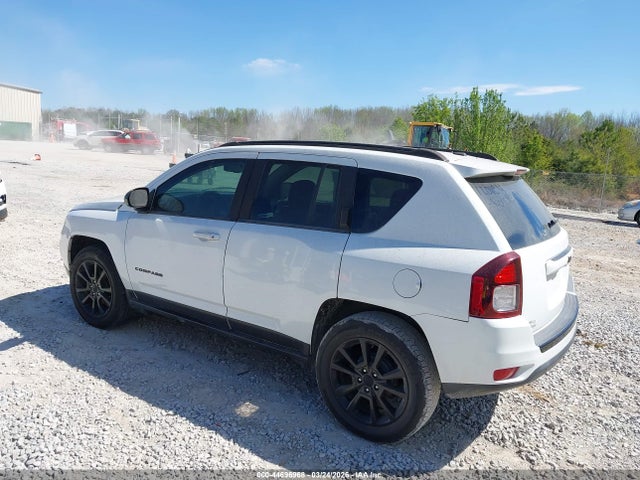 1C4NJCBA7FD209733 Jeep Compass Altitude Edition