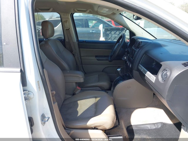 1C4NJCBA7FD209733 Jeep Compass Altitude Edition