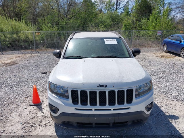 1C4NJCBA7FD209733 Jeep Compass Altitude Edition