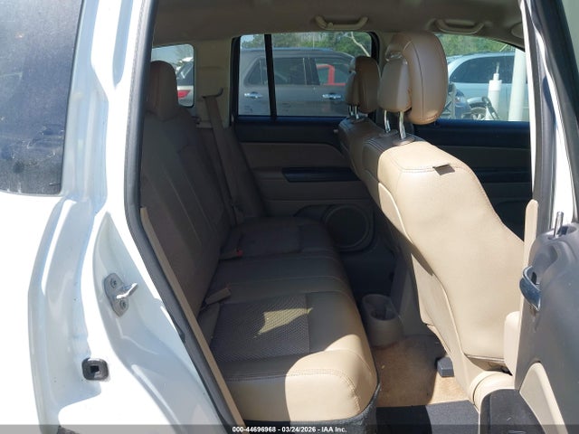 1C4NJCBA7FD209733 Jeep Compass Altitude Edition
