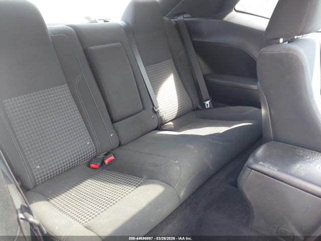 44696997 :رقم المزاد ، 2C3CDZBT2GH119627 vin ، 2016 Dodge Challenger R/t مزاد بيع