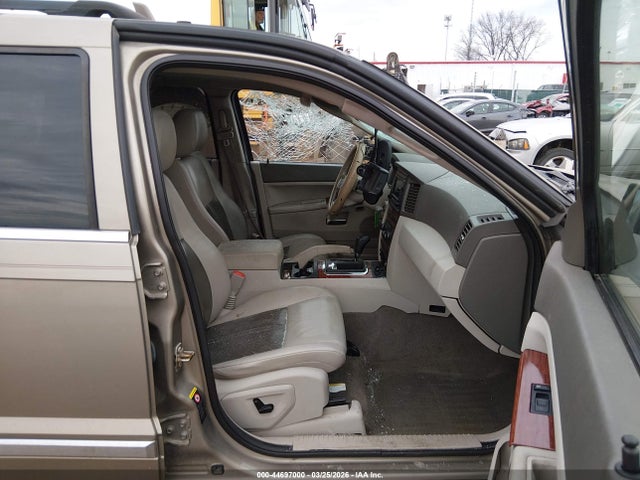 2005 JEEP GRAND CHEROKEE 1J8HR58265C696602 Photo 4