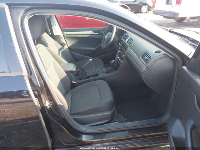 44697040 :رقم المزاد ، 1VWAH7A33CC025327 vin ، 2012 Volkswagen Passat 2.5l S مزاد بيع