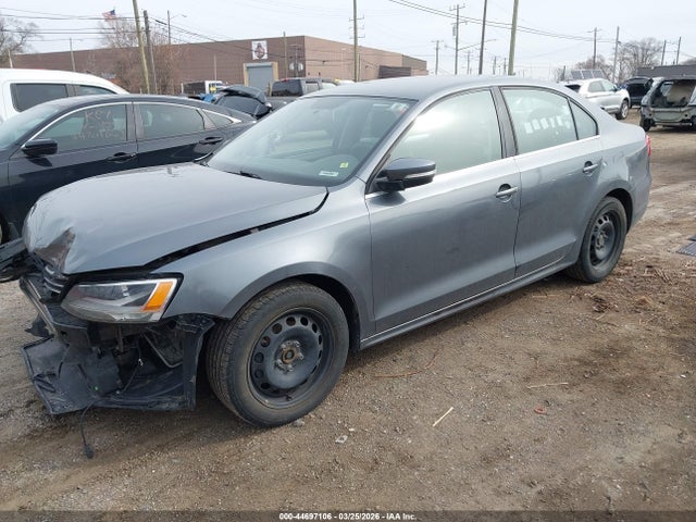 2013 Volkswagen Jetta 2.5l Se მანქანა იყიდება აუქციონზე, vin: 3VWDP7AJ3DM397703, აუქციონის ნომერი: 44697106