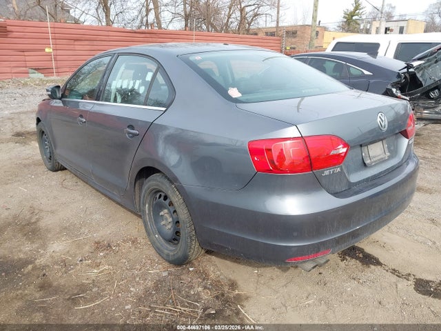 2013 Volkswagen Jetta 2.5l Se მანქანა იყიდება აუქციონზე, vin: 3VWDP7AJ3DM397703, აუქციონის ნომერი: 44697106