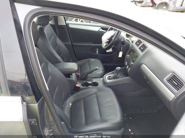 2013 Volkswagen Jetta 2.5l Se მანქანა იყიდება აუქციონზე, vin: 3VWDP7AJ3DM397703, აუქციონის ნომერი: 44697106