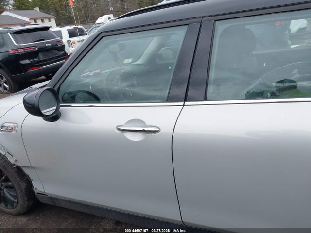 Mini Clubman Cooper S 2022 WMWLV7C07N2R91192 Image 15