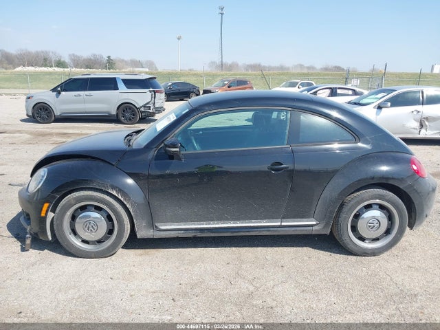 Продаж на аукціоні авто 2012 Volkswagen Beetle 2.5l, vin: 3VWJX7ATXCM647716, номер лоту: 44697115
