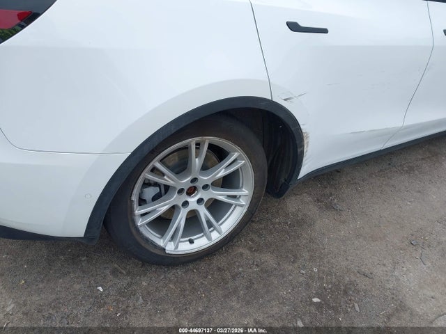 44697137 :رقم المزاد ، 7SAYGDEE2NF442946 vin ، 2022 Tesla Model Y Long Range Dual Motor All-wheel Drive مزاد بيع