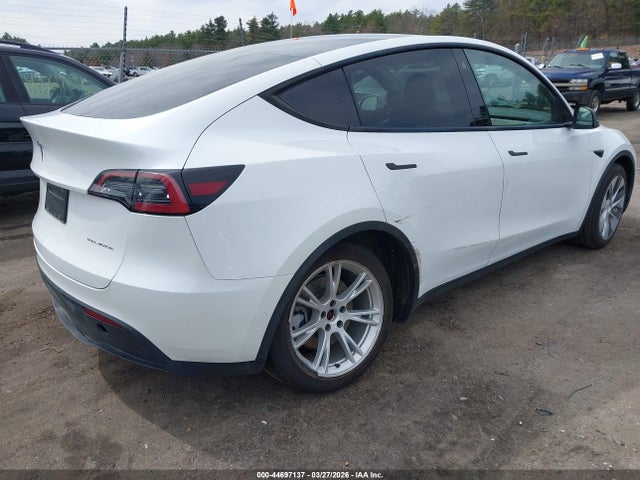 44697137 :رقم المزاد ، 7SAYGDEE2NF442946 vin ، 2022 Tesla Model Y Long Range Dual Motor All-wheel Drive مزاد بيع