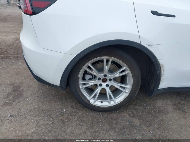 44697137 :رقم المزاد ، 7SAYGDEE2NF442946 vin ، 2022 Tesla Model Y Long Range Dual Motor All-wheel Drive مزاد بيع