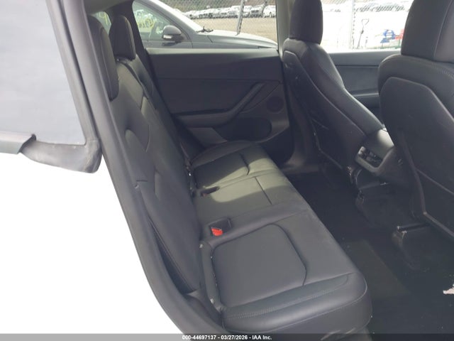 44697137 :رقم المزاد ، 7SAYGDEE2NF442946 vin ، 2022 Tesla Model Y Long Range Dual Motor All-wheel Drive مزاد بيع
