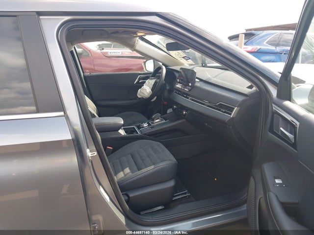 Продаж на аукціоні авто 2023 Mitsubishi Outlander Se 2.5 2wd/se Black Edition 2wd/se Special Edition 2wd, vin: JA4J3UA80PZ021938, номер лоту: 44697140