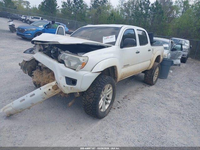 Toyota Tacoma Base V6 2014 3TMLU4EN1EM147333 Image 2
