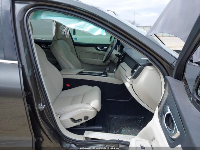 2021 VOLVO XC60 YV4102DL1M1734566 Photo 4