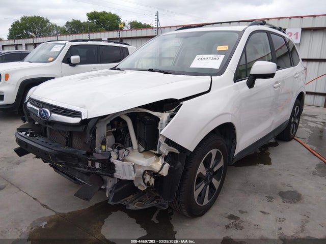 Продаж на аукціоні авто 2017 Subaru Forester 2.5i Premium, vin: JF2SJAEC8HH550981, номер лоту: 44697202