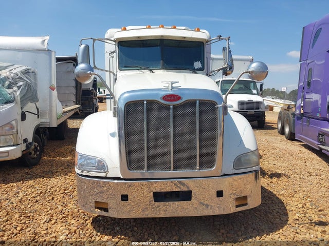 2013 Peterbilt 386 მანქანა იყიდება აუქციონზე, vin: 1XPHD49X2DD202821, აუქციონის ნომერი: 44697230