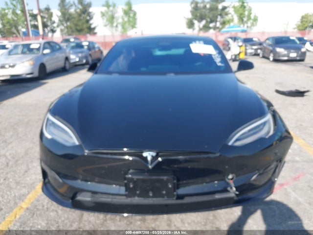 44697288 :رقم المزاد ، 5YJSA1E61NF465047 vin ، 2022 Tesla Model S Plaid مزاد بيع