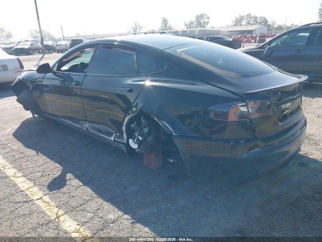 44697288 :رقم المزاد ، 5YJSA1E61NF465047 vin ، 2022 Tesla Model S Plaid مزاد بيع