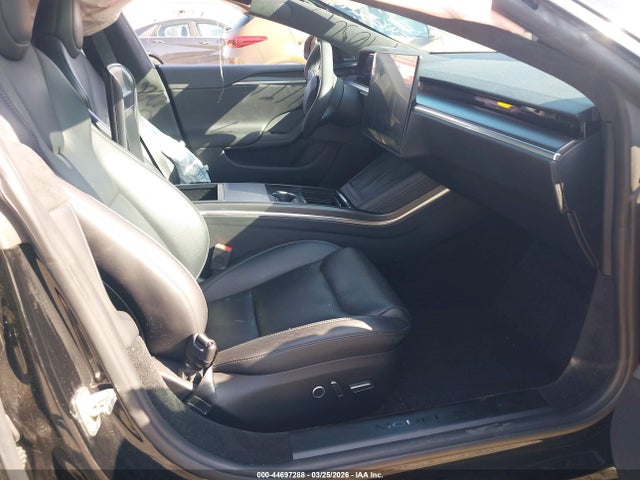 44697288 :رقم المزاد ، 5YJSA1E61NF465047 vin ، 2022 Tesla Model S Plaid مزاد بيع