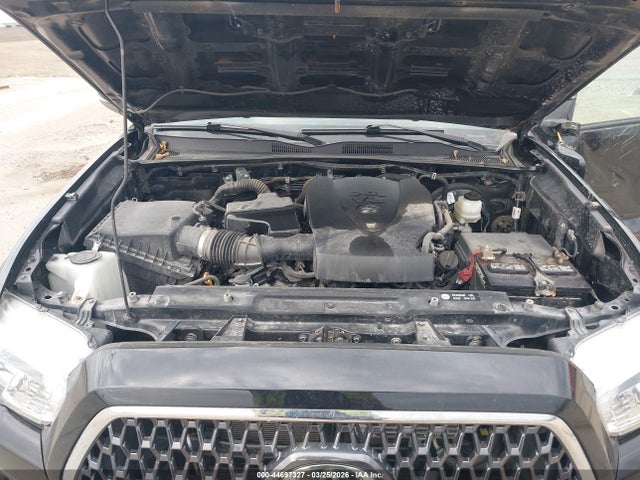 2019 Toyota Tacoma Trd Sport მანქანა იყიდება აუქციონზე, vin: 3TMCZ5AN3KM268583, აუქციონის ნომერი: 44697327