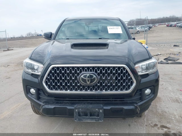 2019 Toyota Tacoma Trd Sport მანქანა იყიდება აუქციონზე, vin: 3TMCZ5AN3KM268583, აუქციონის ნომერი: 44697327