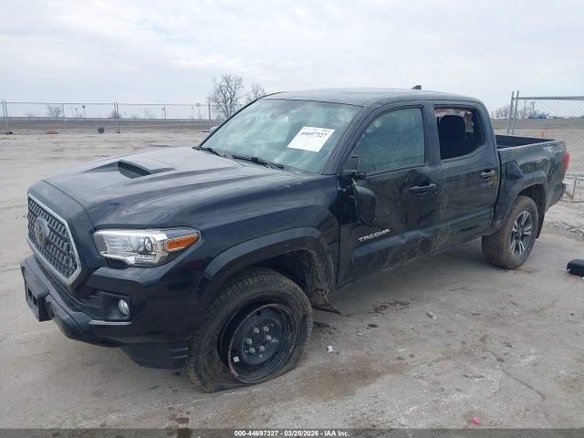 2019 Toyota Tacoma Trd Sport მანქანა იყიდება აუქციონზე, vin: 3TMCZ5AN3KM268583, აუქციონის ნომერი: 44697327