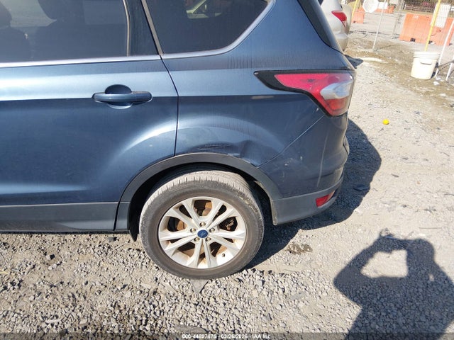 44697475 :رقم المزاد ، 1FMCU0GD4JUB45980 vin ، 2018 Ford Escape Se مزاد بيع