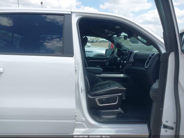 2026 Ram 1500 Laramie  4x4 5'7 Box მანქანა იყიდება აუქციონზე, vin: 1C6SRFJP2TN259147, აუქციონის ნომერი: 44697496