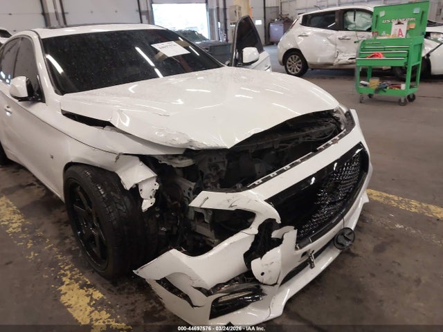 44697576 :رقم المزاد ، JN1BV7AR0FM393941 vin ، 2015 Infiniti Q50 Sport مزاد بيع