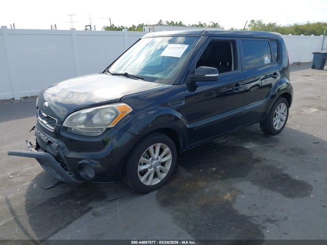 44697577 :رقم المزاد ، KNDJT2A64D7584989 vin ، 2013 Kia Soul + مزاد بيع